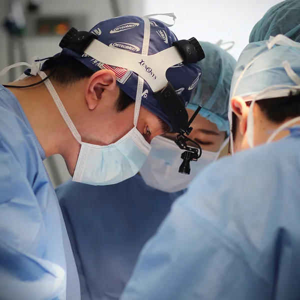 서면 양악수술 — 3D 얼굴뼈 분석 화면을 보며 수술을 계획하는 더바른윤곽 이상훈 원장